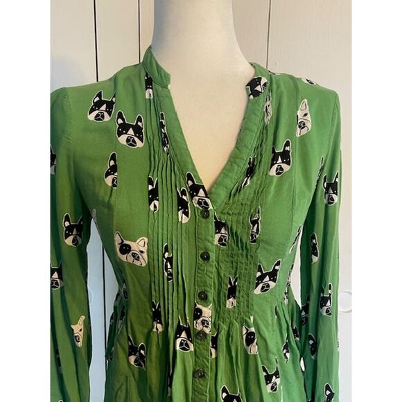 Maeve Size 2 Women's Long Sleeve Blouse Green w/ Bull Dogs - Picture 2 of 6